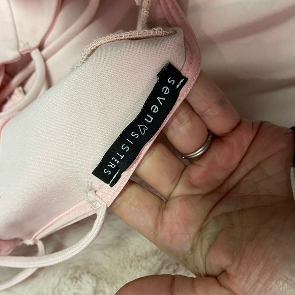 Seven sisters dress SOLD - Picture 4 of 4